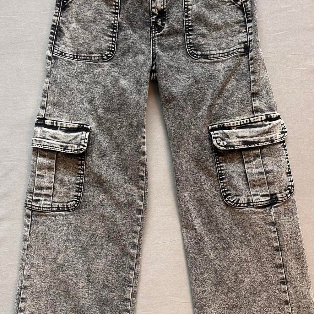 Disclosure Black wash cargo jeans with a relaxed fit, Size: 9
